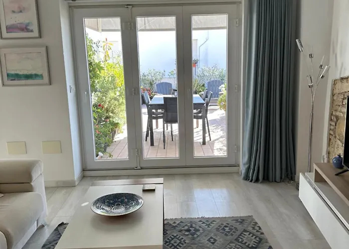 Casa Nuna Modern Loft With Private Garden Terrace شقة جيريز